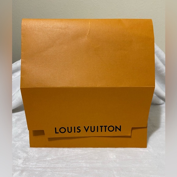 Louis Vuitton Envelope - Picture 1 of 9